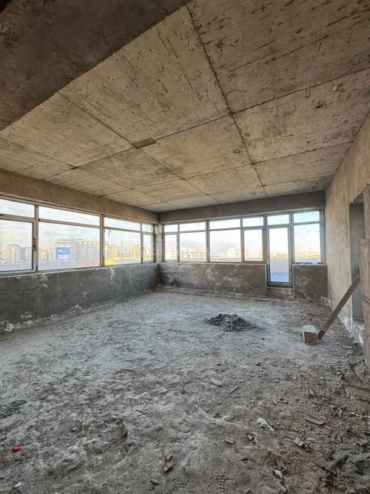 Satılır 2 otaqlı mənzil 120 m²