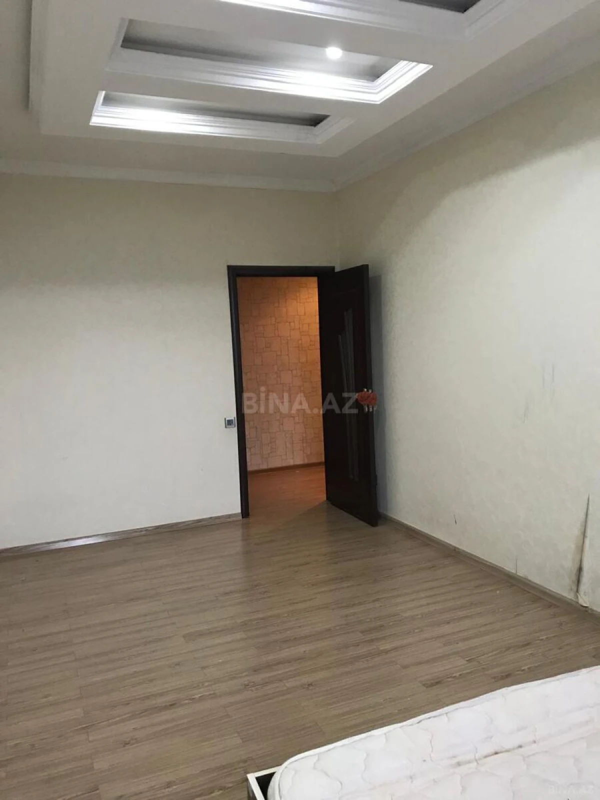 Kirayə verilir 2 otaqlı mənzil 85 m²