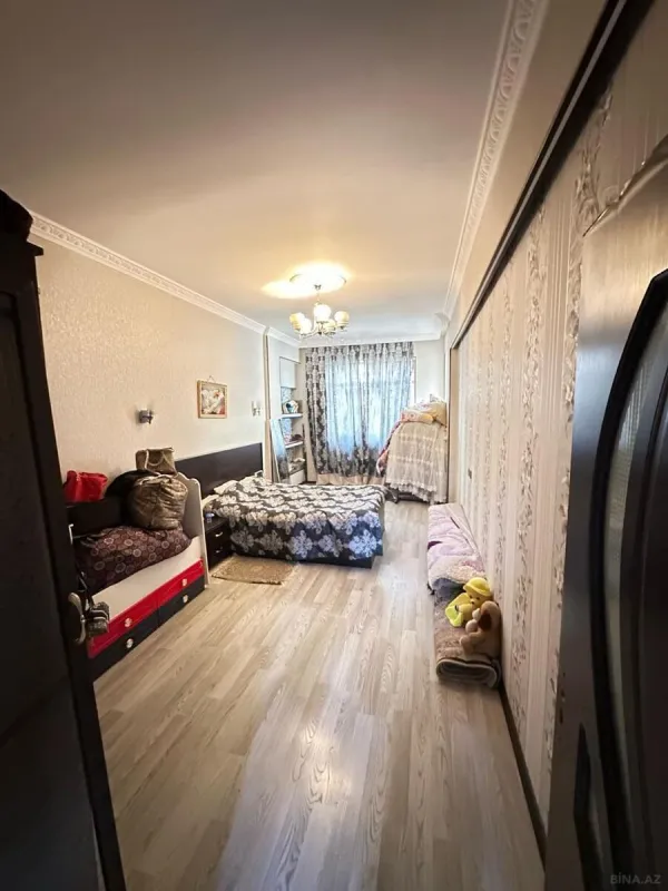 Satılır 3 otaqlı mənzil 130 m²
