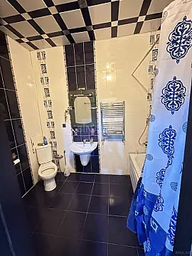 Satılır 3 otaqlı mənzil 130 m²