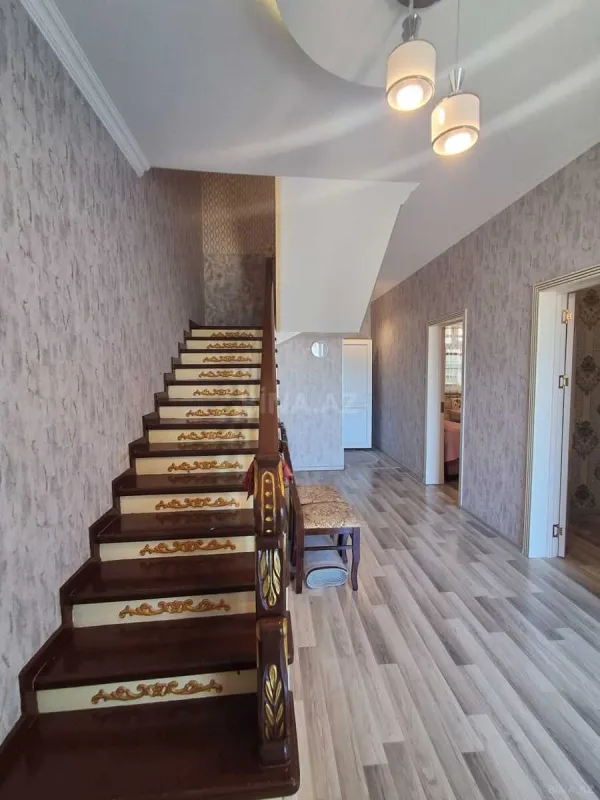 Satılır 4 otaqlı həyət evi 170 m²