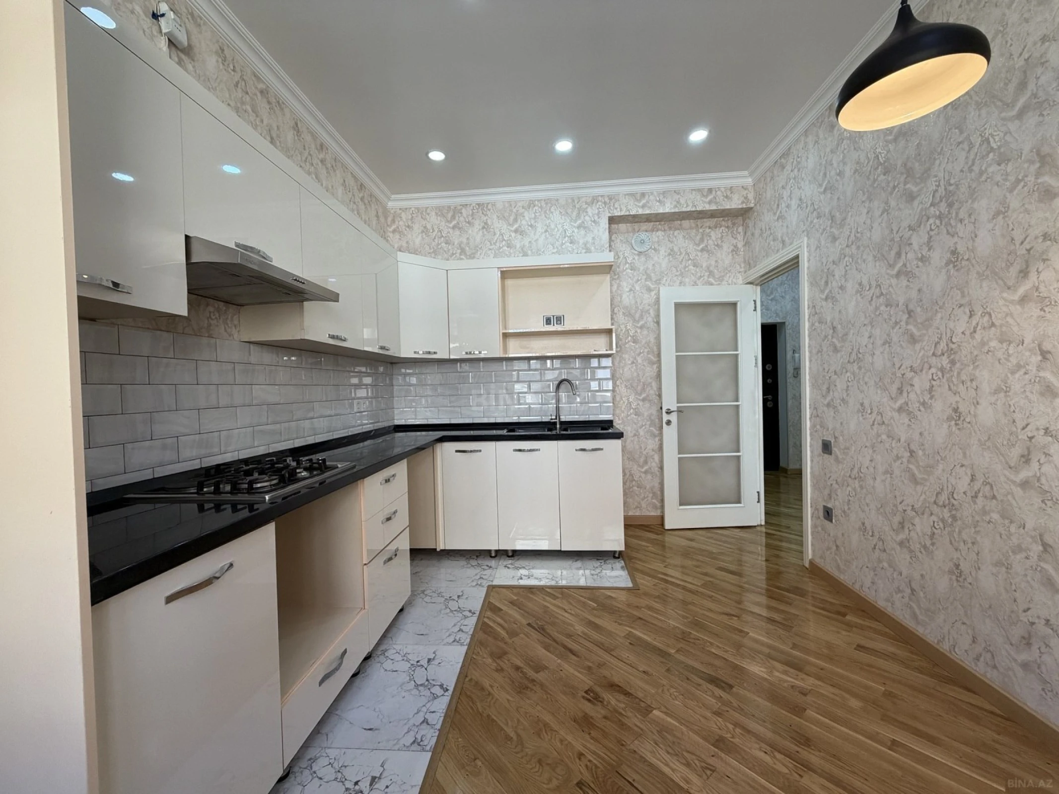Satılır 2 otaqlı mənzil 65 m²