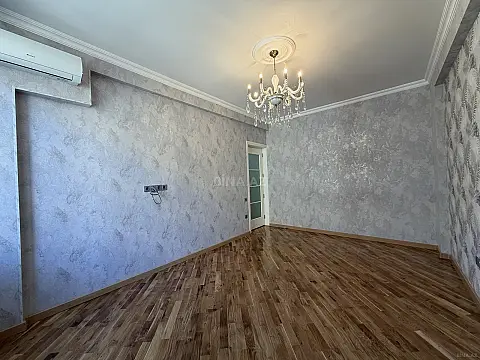 Satılır 2 otaqlı mənzil 65 m²