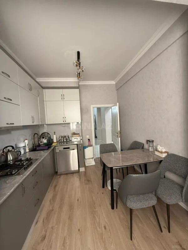 Kirayə verilir 2 otaqlı mənzil 75 m²