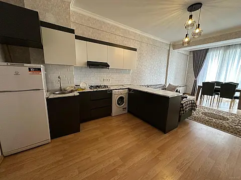 Satılır 2 otaqlı mənzil 92 m²