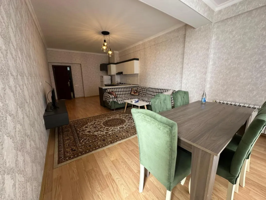 Satılır 2 otaqlı mənzil 92 m²