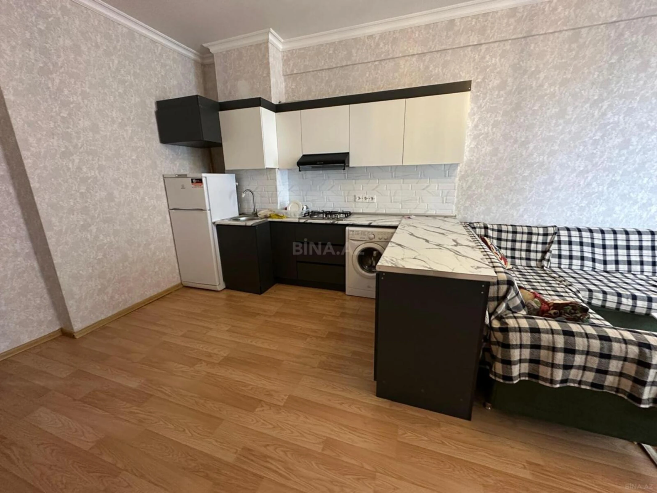 Satılır 2 otaqlı mənzil 92 m²