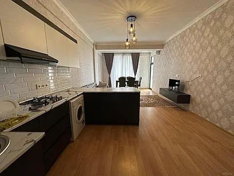 Satılır 2 otaqlı mənzil 92 m²