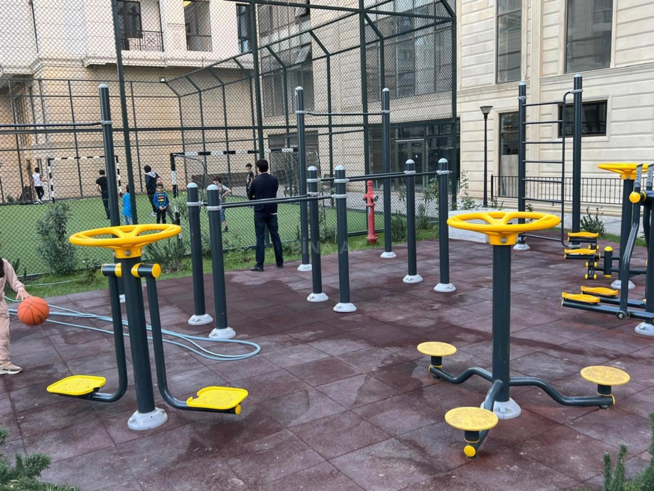 Satılır 2 otaqlı mənzil 92 m²