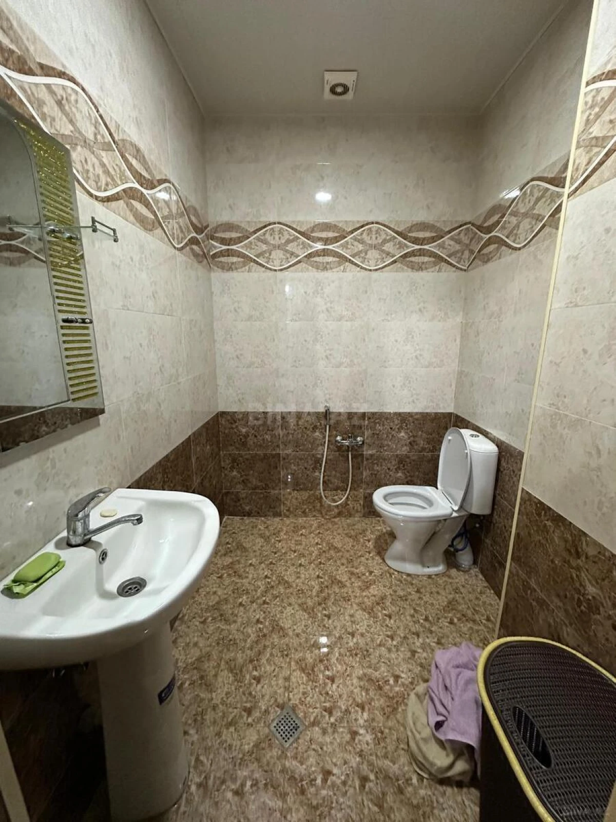 Satılır 2 otaqlı mənzil 92 m²