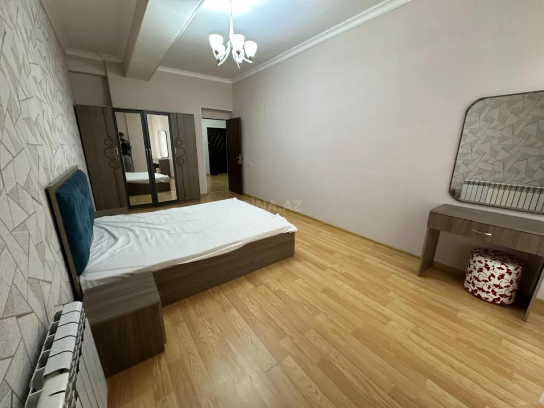 Satılır 2 otaqlı mənzil 92 m²