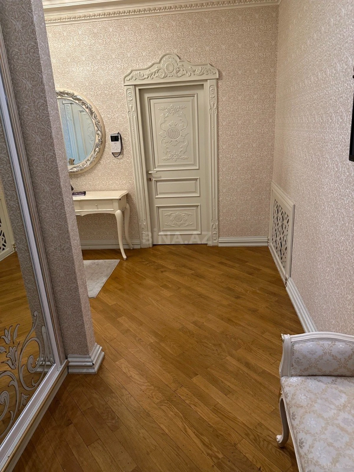 Satılır 3 otaqlı mənzil 135 m²