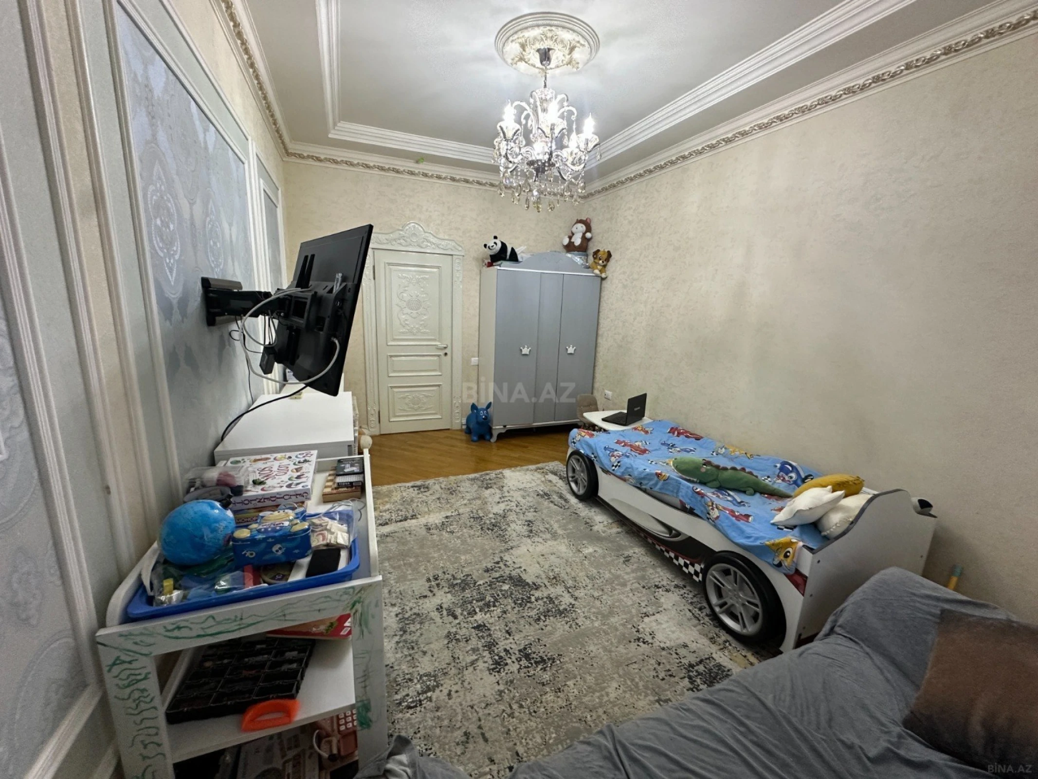 Satılır 3 otaqlı mənzil 135 m²