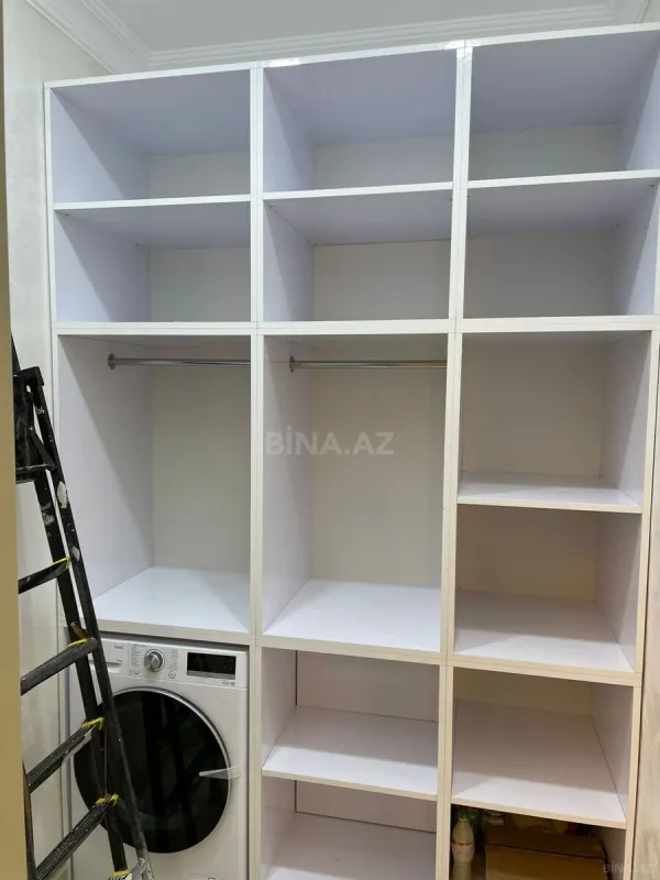 Satılır 4 otaqlı mənzil 217 m²