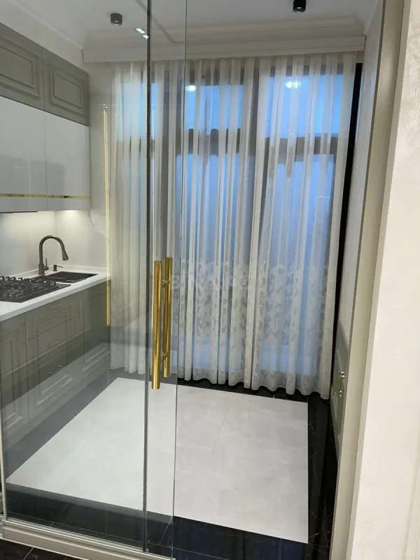 Satılır 4 otaqlı mənzil 217 m²