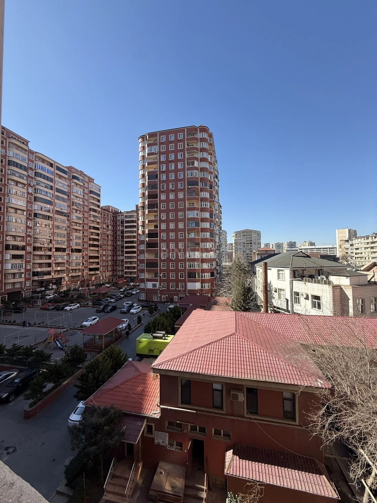 Satılır 3 otaqlı mənzil 97 m²
