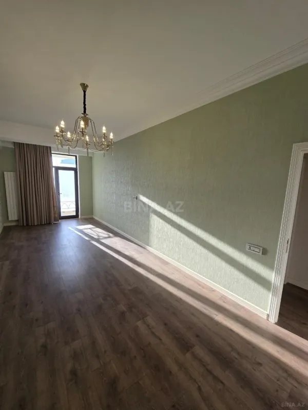 Satılır 3 otaqlı mənzil 172 m²