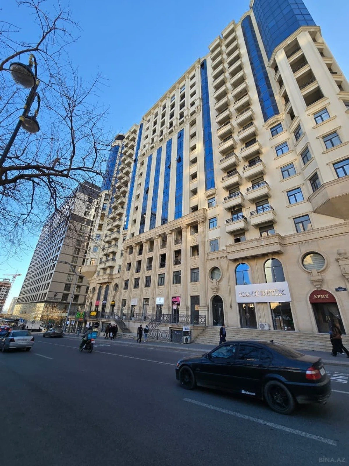 Satılır 3 otaqlı mənzil 172 m²