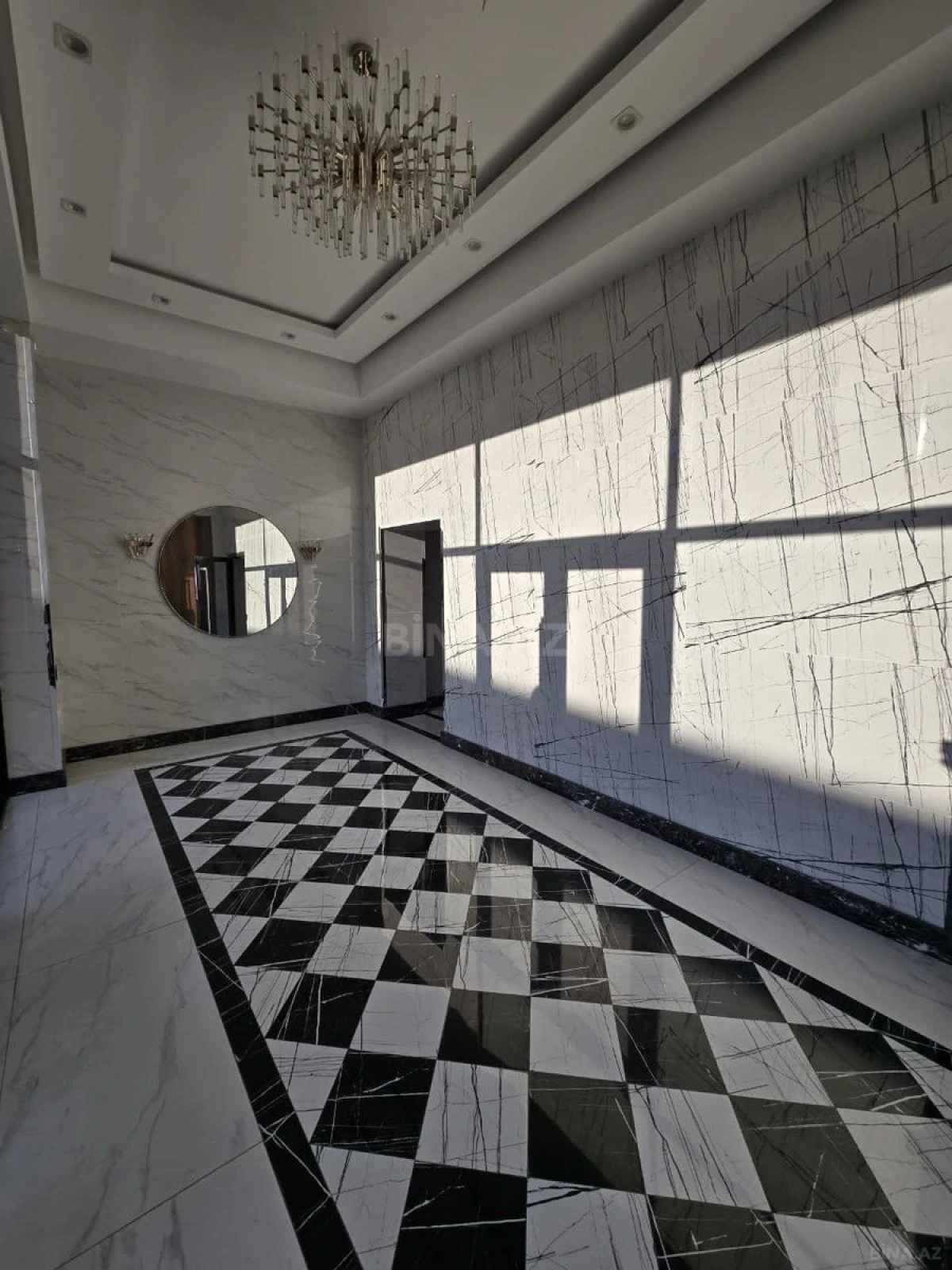 Satılır 3 otaqlı mənzil 172 m²
