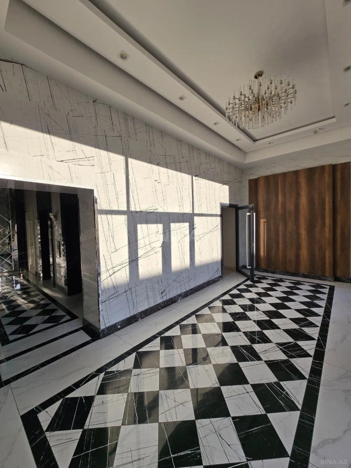 Satılır 3 otaqlı mənzil 172 m²