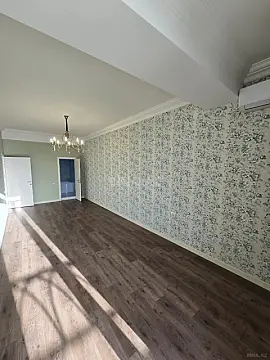 Satılır 3 otaqlı mənzil 172 m²