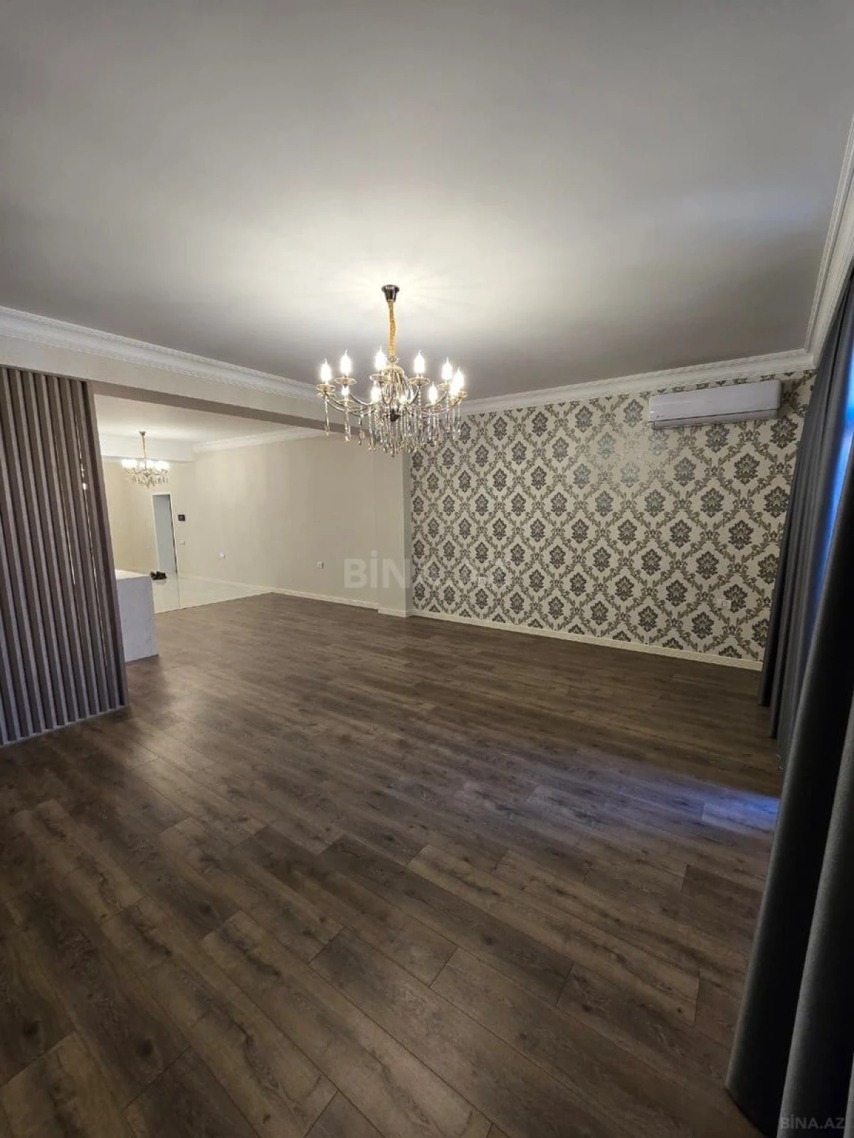 Satılır 3 otaqlı mənzil 172 m²