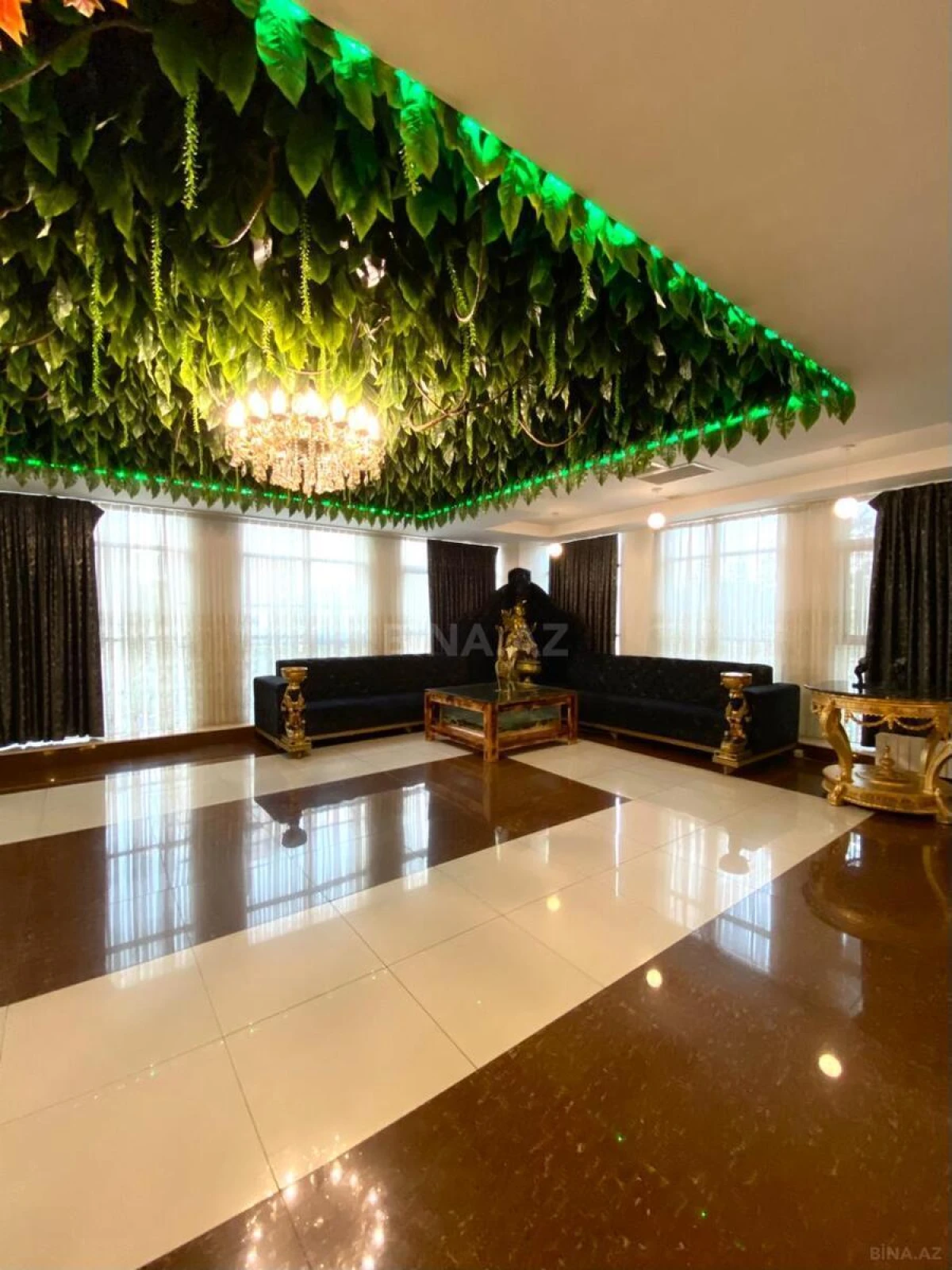 Satılır obyekt 2000 m²