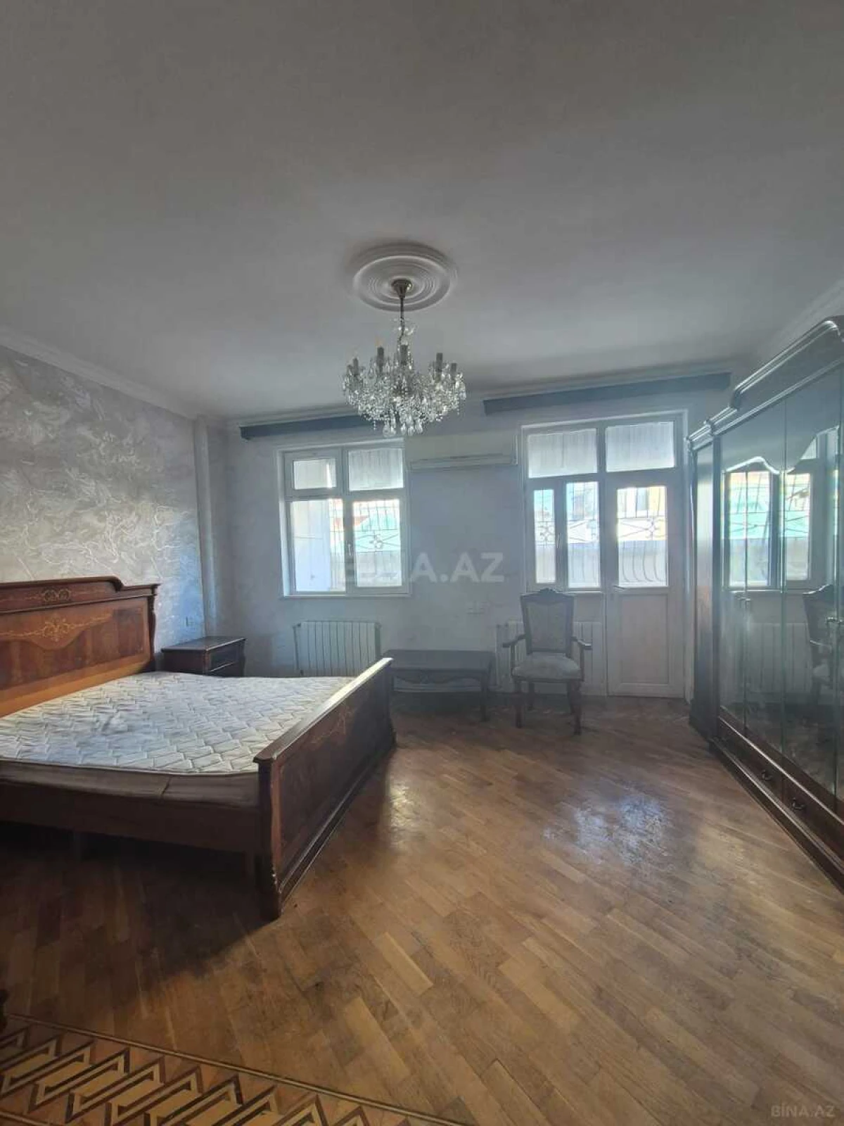 Satılır 3 otaqlı mənzil 120 m²
