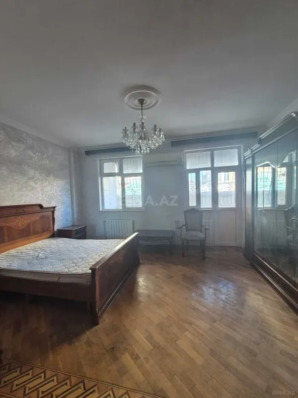 Satılır 3 otaqlı mənzil 120 m²