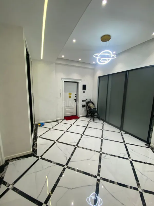 Kirayə verilir 2 otaqlı mənzil 90 m²