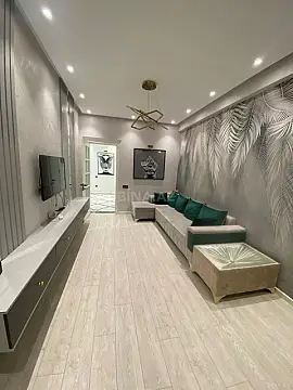 Kirayə verilir 2 otaqlı mənzil 90 m²