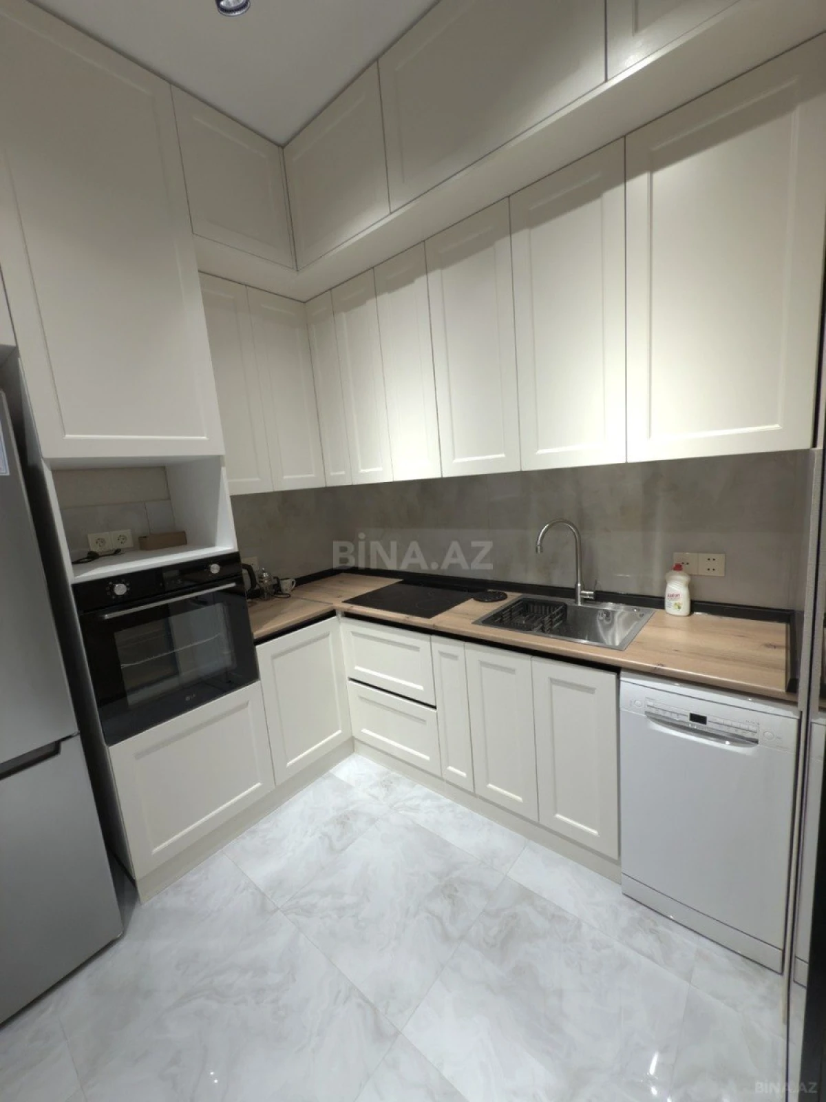 Kirayə verilir 2 otaqlı mənzil 70 m²