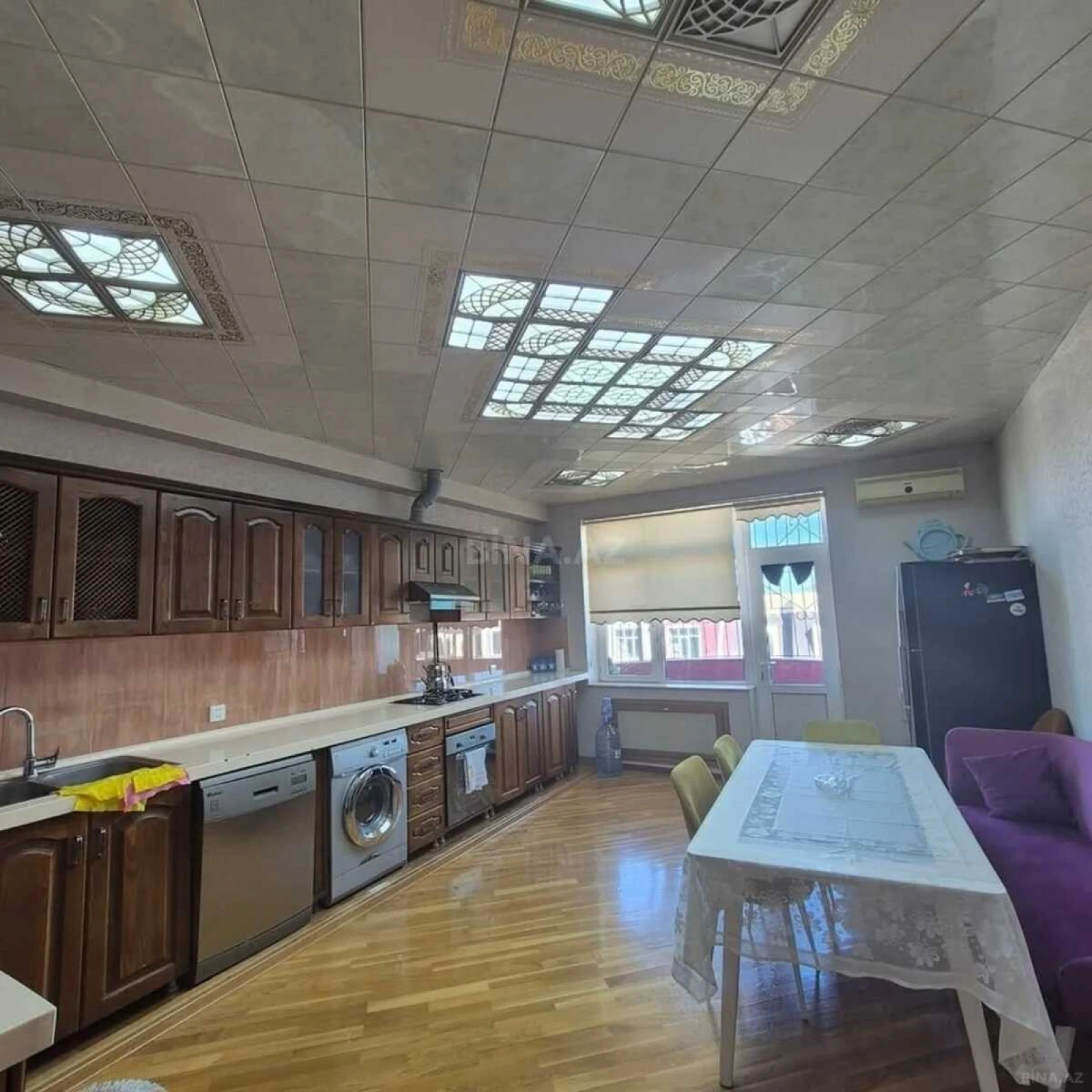 Satılır 4 otaqlı mənzil 190 m²