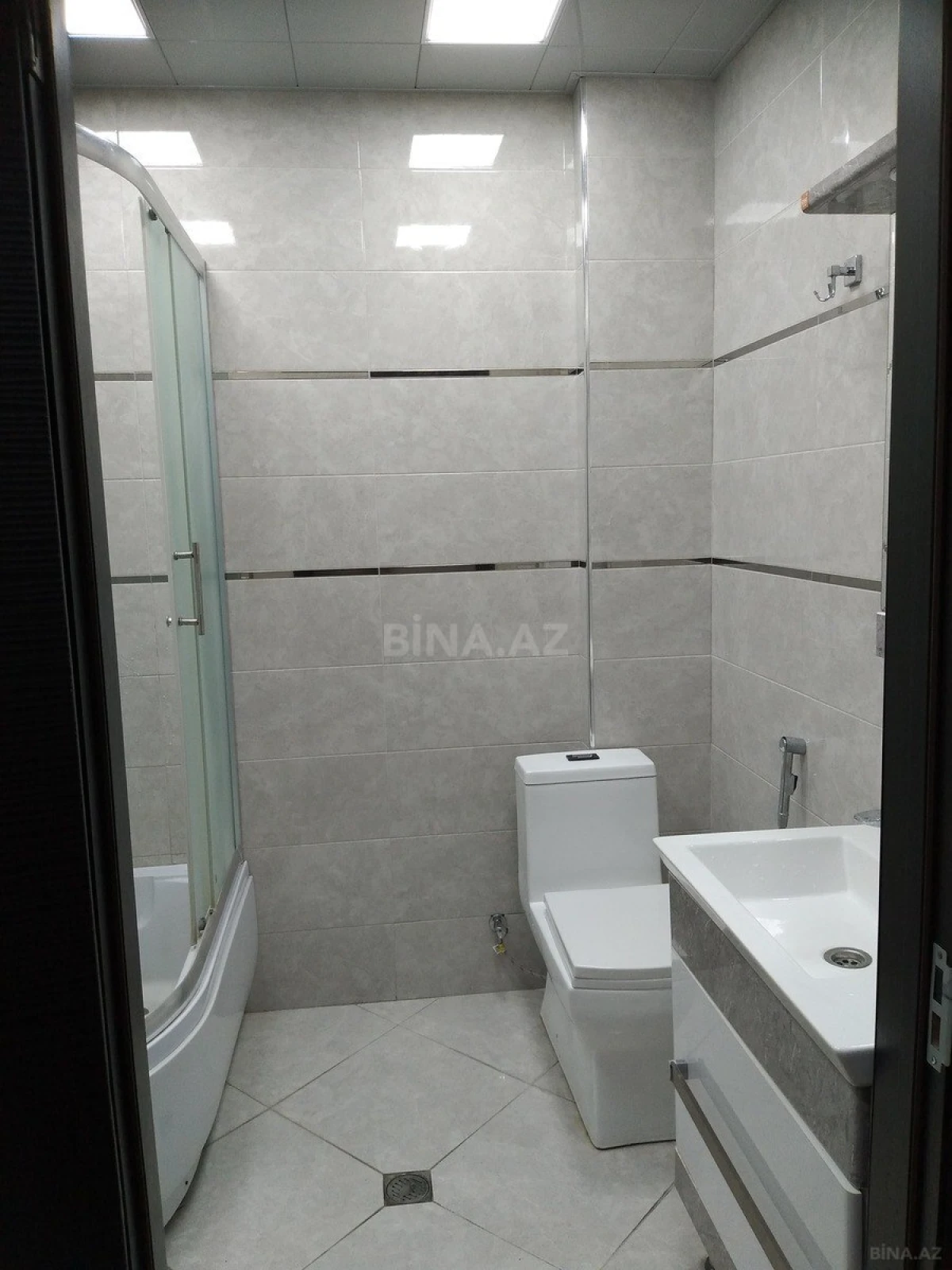Kirayə verilir 3 otaqlı mənzil 100 m²
