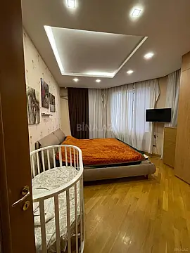 Kirayə verilir 3 otaqlı mənzil 140 m²