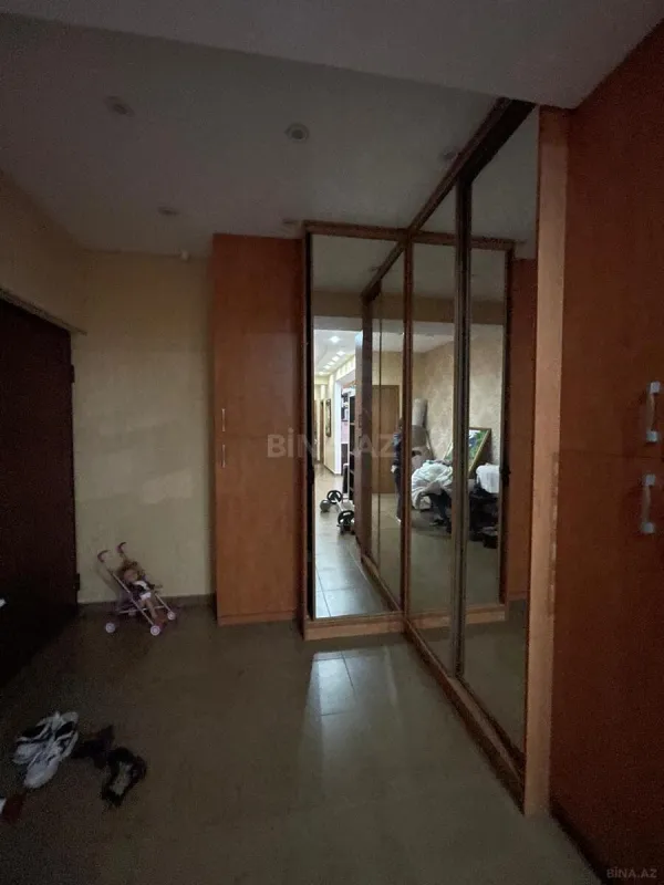 Kirayə verilir 3 otaqlı mənzil 140 m²