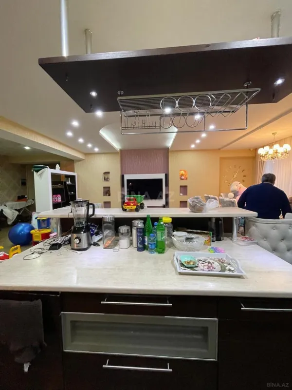 Kirayə verilir 3 otaqlı mənzil 140 m²