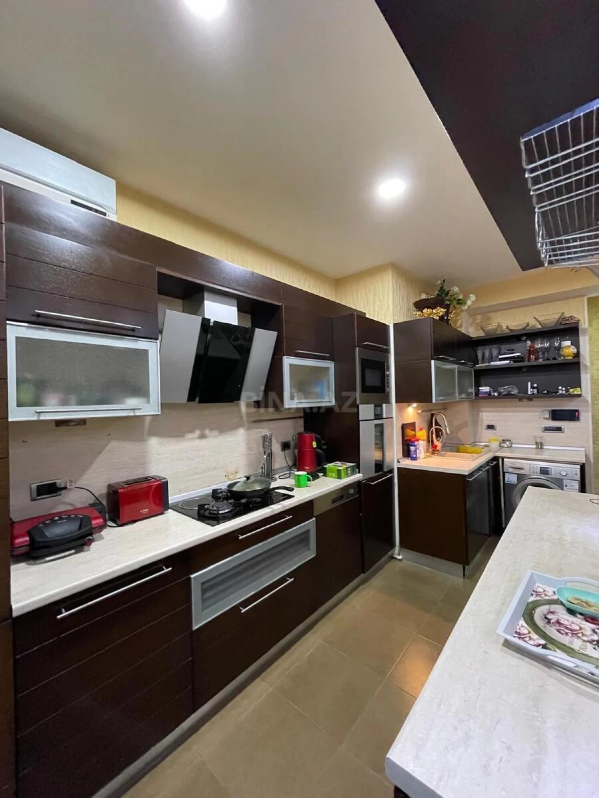 Kirayə verilir 3 otaqlı mənzil 140 m²