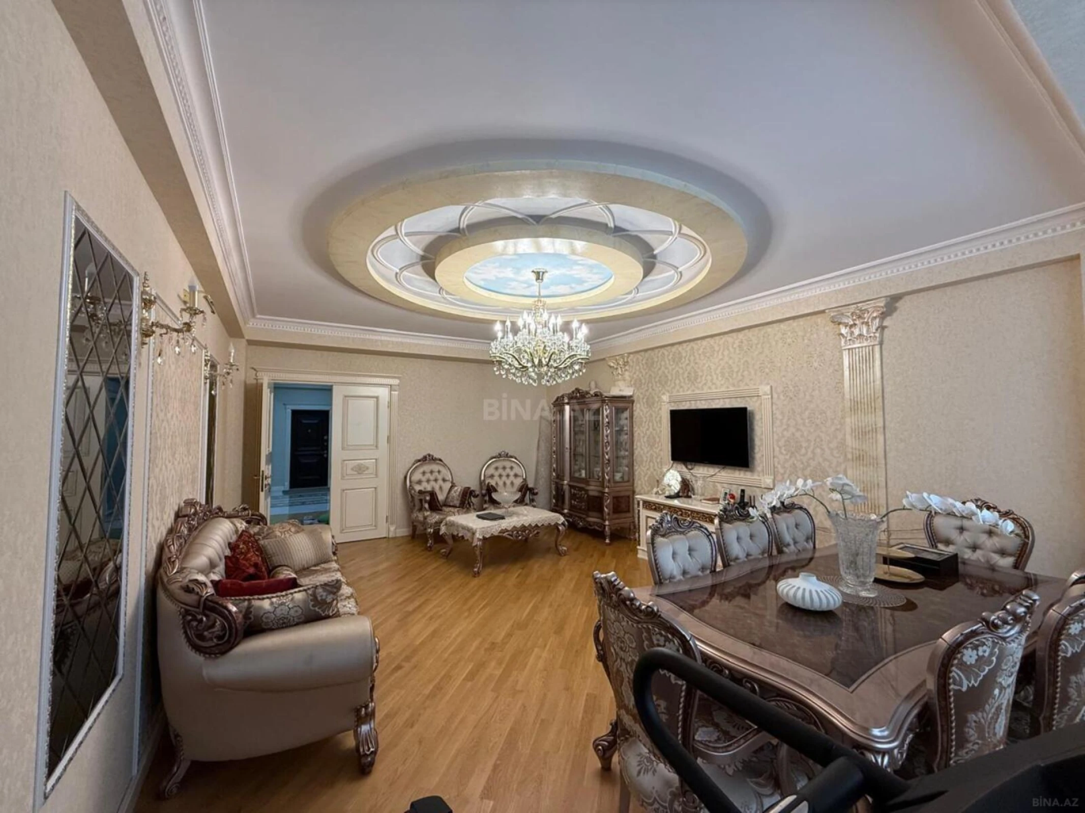 Satılır 3 otaqlı mənzil 180 m²