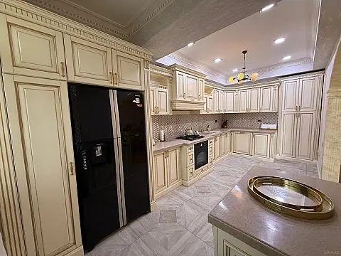 Satılır 3 otaqlı mənzil 180 m² — Bakı, Nizami 3 otaq 180.00 m²