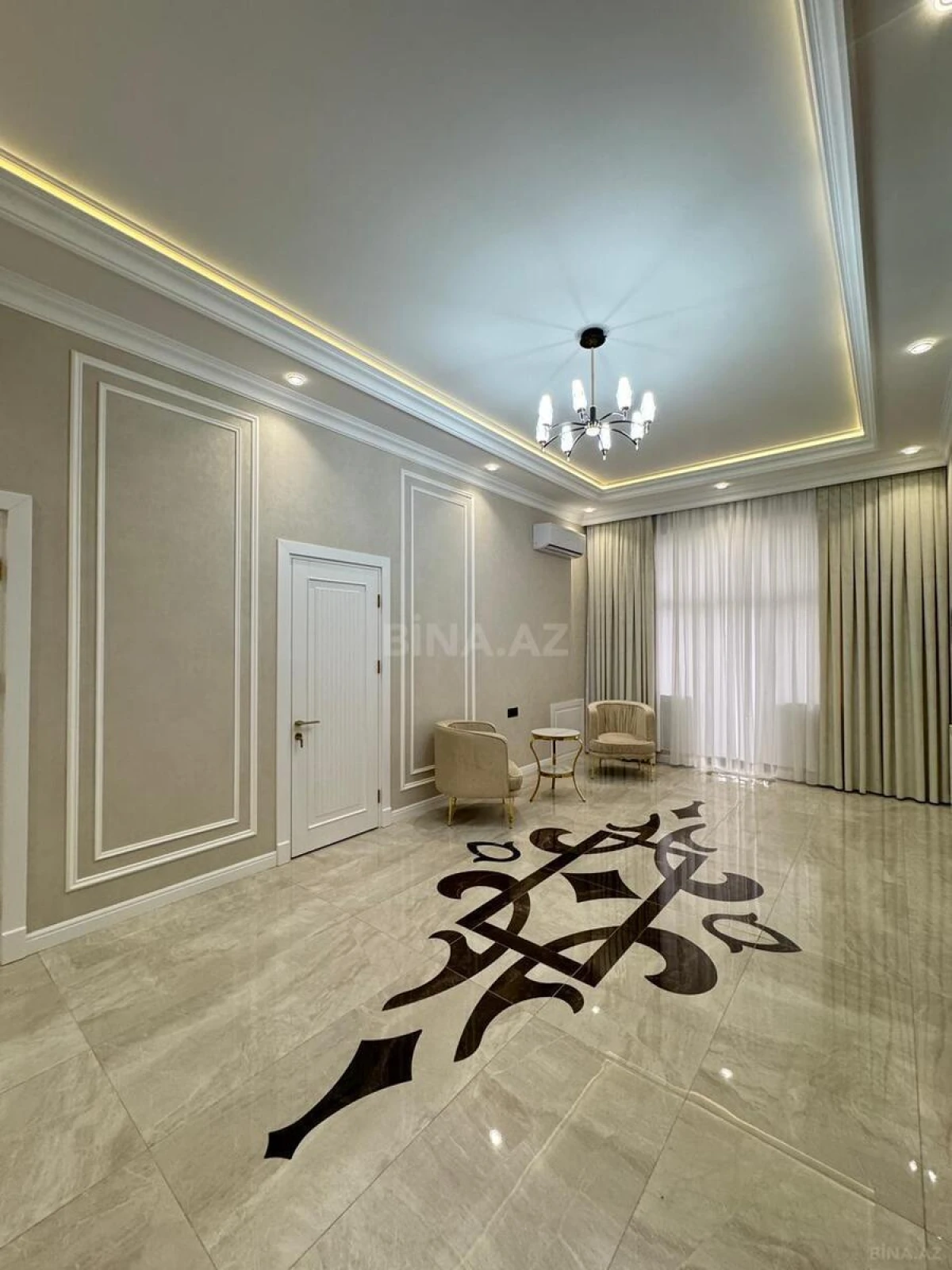 Satılır 10 otaqlı həyət evi 500 m²