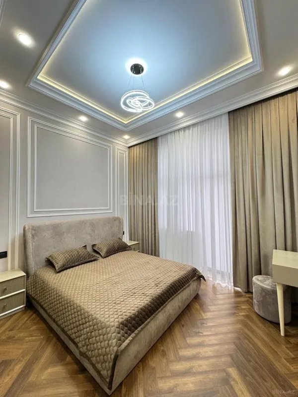 Satılır 10 otaqlı həyət evi 500 m²