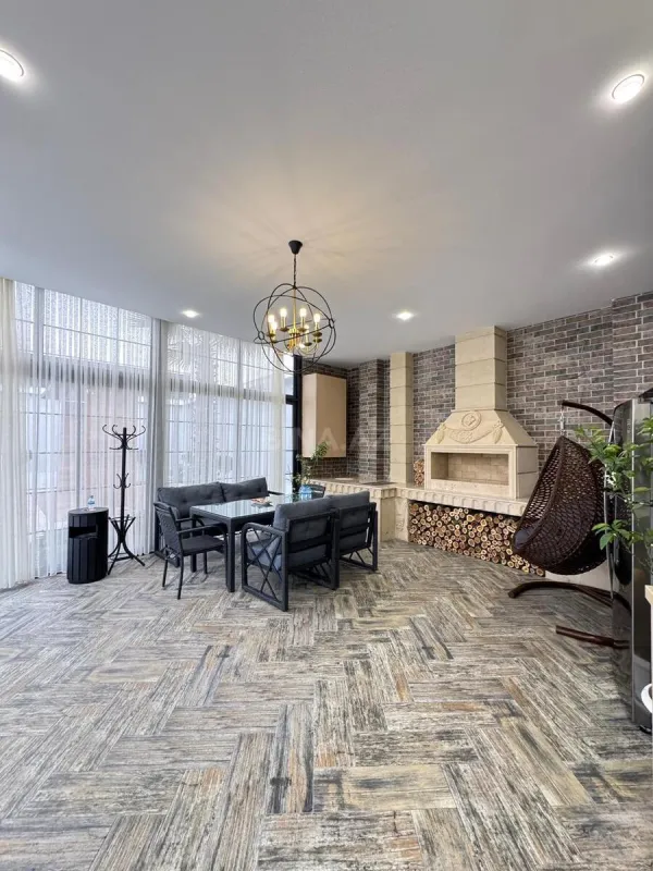 Satılır 10 otaqlı həyət evi 500 m²