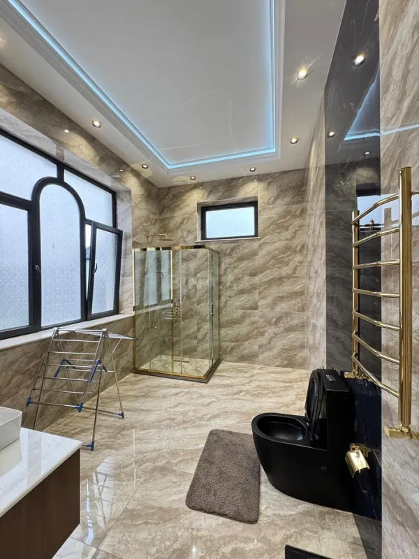 Satılır 10 otaqlı həyət evi 500 m²