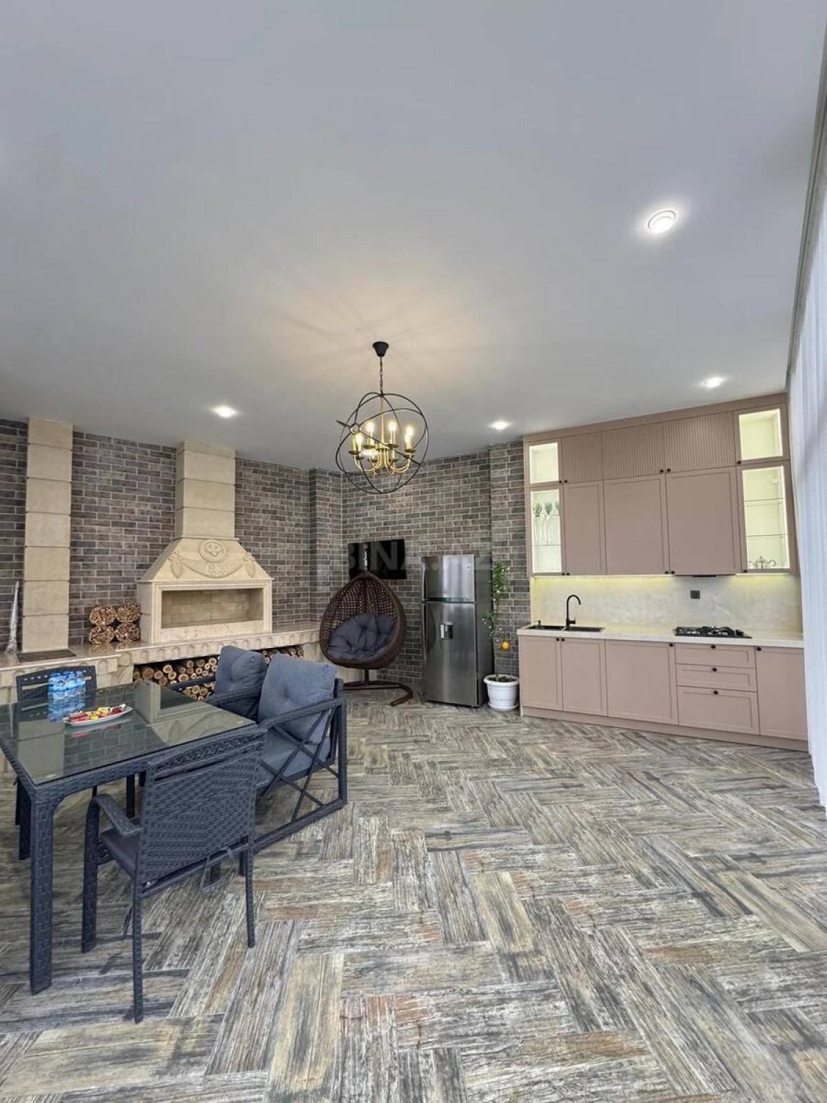 Satılır 10 otaqlı həyət evi 500 m²