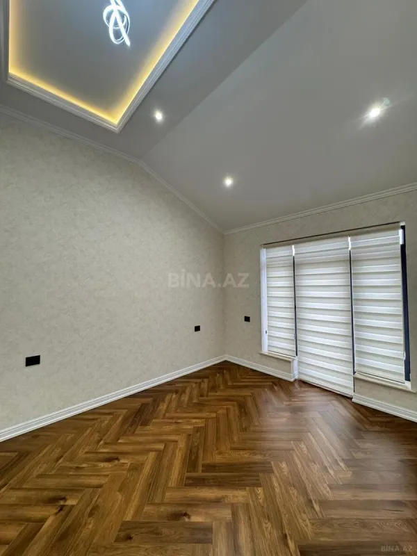 Satılır 10 otaqlı həyət evi 500 m²