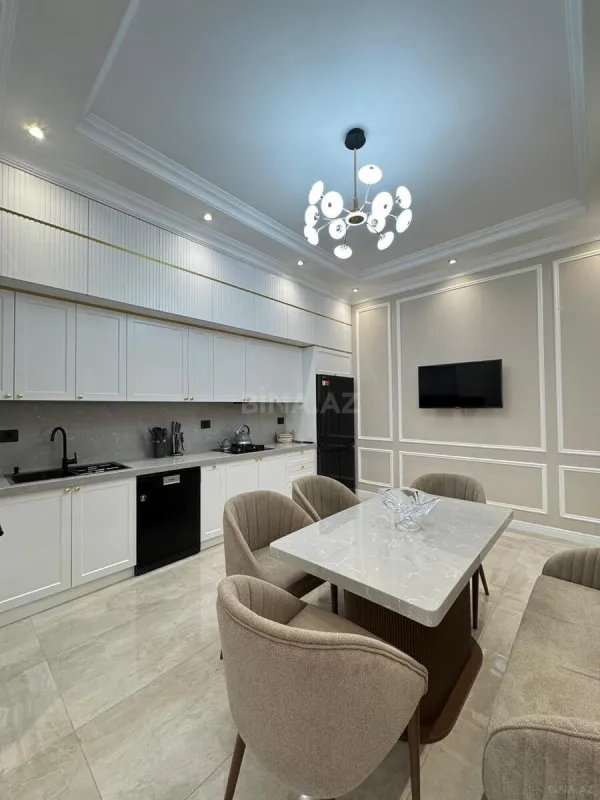 Satılır 10 otaqlı həyət evi 500 m²