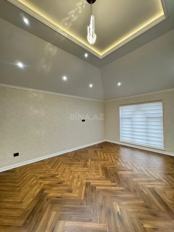 Satılır 10 otaqlı həyət evi 500 m²