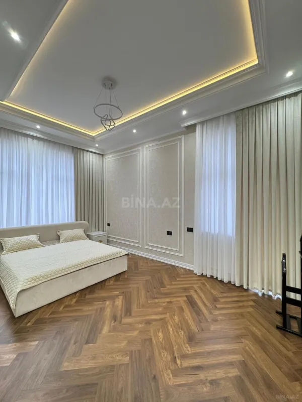 Satılır 10 otaqlı həyət evi 500 m²