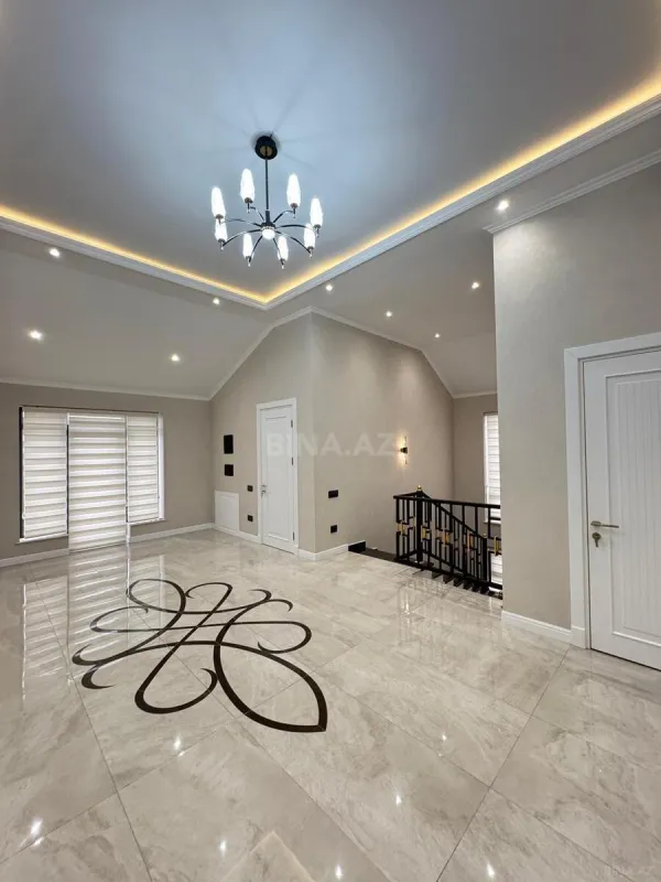 Satılır 10 otaqlı həyət evi 500 m²